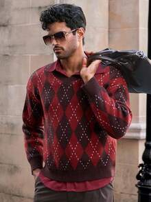 Manfinity NXTstreet Suéter holgado casual de hombre con cuello en V de jacquard de rombos, manga larga, suéter superior, camisa burdeos para hombre, camisas de punto para hombre, suéter de argyle de hombre con patrón de diamantes, otoño e invierno - Rojo - Ver 4