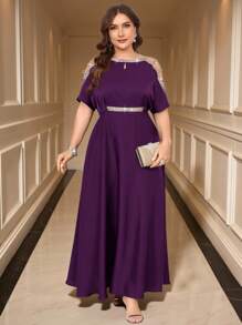 Gownix Elegantes Etuikleid Einfarbig mit Strass-Verzierung für Große Größen, Carmen-Ausschnitt