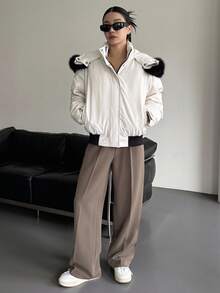 DAZY Chaqueta de invierno para mujer con capucha y cuello de piel sintética en bloques de color