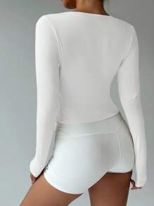 FavEase 柔软、高弹力粉色瑜伽健身运动裹身 V 领长袖短款上衣，时尚、休闲、优雅百搭女性必备设计，春秋季节 - 白色 - 查看 2