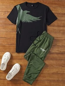 Manfinity NXTstreet 2 件男士老鹰印花圆领短袖 T 恤和字母印花抽绳腰长裤休闲装，舒适装 - 軍綠色 - 查看 1
