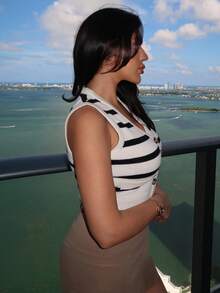 Durrani Popal 1 件女式前扣无袖条纹简约针织背心，休闲日常穿着 - 黑與白 - 查看 5