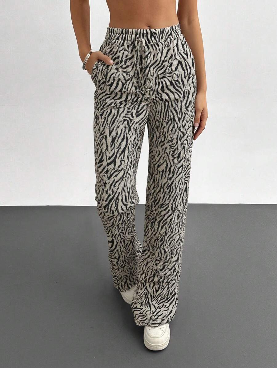 EURMUSE 全身印花结饰高腰口袋时尚裤 - 黑與白 - 查看 1