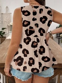 SHEIN LUNE Áo kiểu mùa hè dành cho nữ cỡ lớn, họa tiết da báo, đính cúc, thêu họa tiết dập nổi, viền bèo nhún, thích hợp để đi chơi. - Màu Khaki - Xem 2