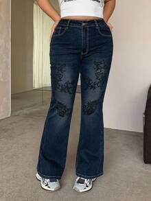 Dazy Plus 花卉印花弹力紧身破洞喇叭牛仔裤，街头潮流大码女装，四季皆宜 - 深色水洗藍 - 查看 3