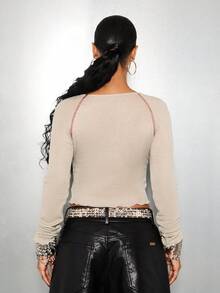 SUMWON WOMEN 蝎子心印花长袖短款上衣弹力针织毛边 Y2K 复古时尚秋冬狂欢节衬衫 - 灰色 - 查看 2