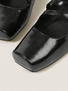 Muvela 女士尖头铆钉装饰黑色方头高跟鞋，圆柱形交叉玛丽珍鞋跟经典复古风格 - 黑色 - 查看 3