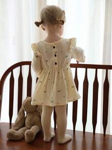 SHEIN Vestido de manga larga con pantalones de mezcla de lino para niñas bebés, ropa de transición cómoda para primavera/otoño, estilo campestre, con estampados florales, lazos y lunares, lindo y versátil - Albaricoque - Ver 2