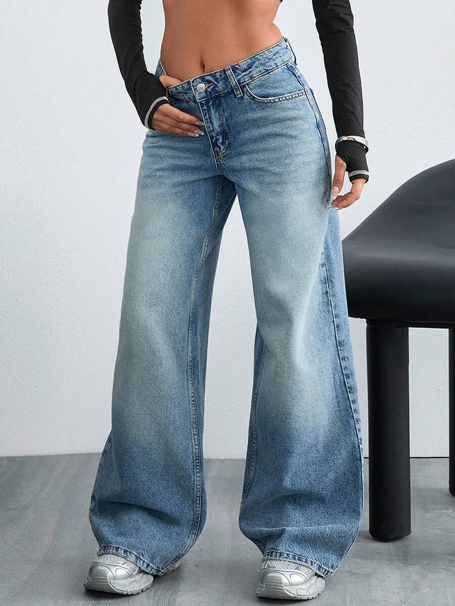 Damen Jeans mit tiefer Taille und weitem Bein - Mittele Waschung - Übersicht 1