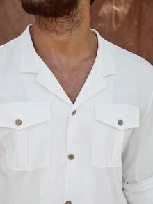 Manfinity Homme 男士白色口袋前扣长袖衬衫和卡其色裤子套装，秋季服装 - 彩色 - 查看 3