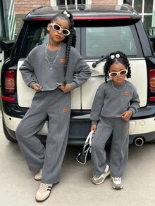 Tween Girl Casual Loose Drop Shoulder Patched Long Sleeve Sweatshirt And Pleated Long Pants Set, Suitable For Home, Outdoor, And School, Grey. Sibling Matching Outfits (2 Pieces Sold Separately) Autumn Clothing Fall Winter - Dark Grey - View 6