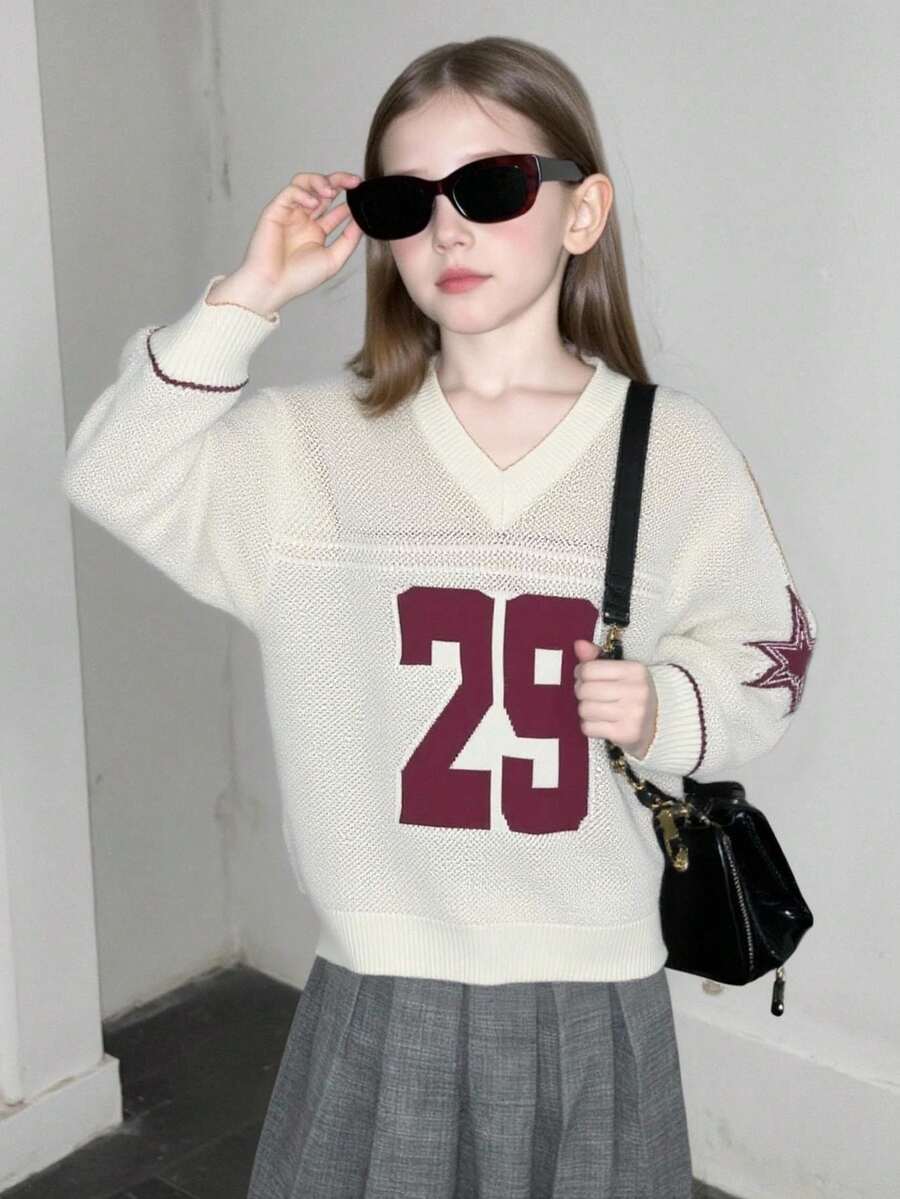 SHEIN 女童宽松V领镂空针织毛衣，饰有数字图案，适合母女、姐妹、女孩穿着，是返校季校服的理想之选，也是90年代复古风V领毛衣，适合秋冬季穿着。 - 白色 - 查看 1
