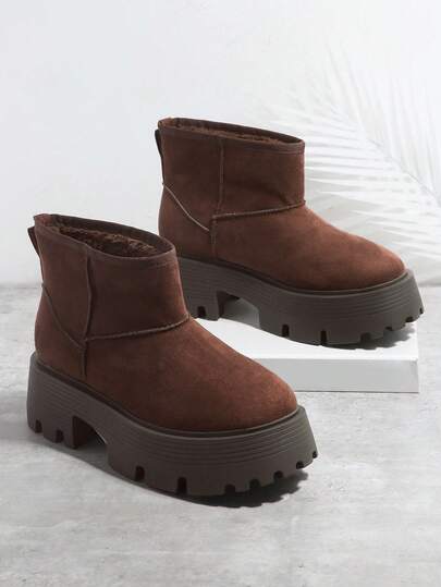 SHUZIA Botas sin cordones con suela dentada