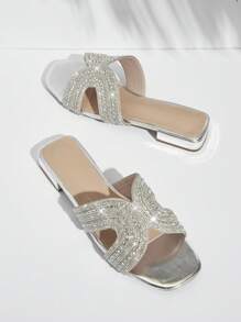 SHUZIA 鑲有鑽石的加大碼寬鬆休閒涼鞋，適合日常穿著