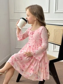 SHEIN 年轻女孩针织法式碎花方领喇叭袖褶皱腰修身连衣裙、仙女裙、公主裙、玫瑰印花、生日连衣裙、春秋出游 - 粉色 - 查看 7