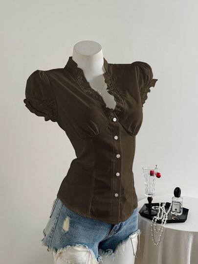 SHEIN Unity Minimalist American Style White Frill V-Neck Short Sleeve Ruched Waist Slim Fit Blouse For Women