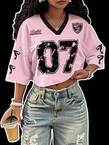 Slaydiva 2025 Frühling/Sommer Lässige Minimalistische, Nummer 07, Schleife Grafik bedrucktes Damen V-Ausschnitt, locker sitzend, kurzes 5/Kurzarm Mesh T-Shirt, geeignet für den Sommer, geeignet für Sportveranstaltungen - Verschiedenfarbig - Übersicht 1