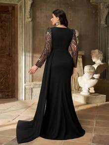 Aureia فستان أنيق بأكمام طويلة وياقة مستديرة، مزين بترتر على الصدر، من قماش شفاف ولمسات ترتر فاخرة، تصميم ذيل سمكة، مناسب للاحتفالات والحفلات والمناسبات الرسمية وعشاء الجالا