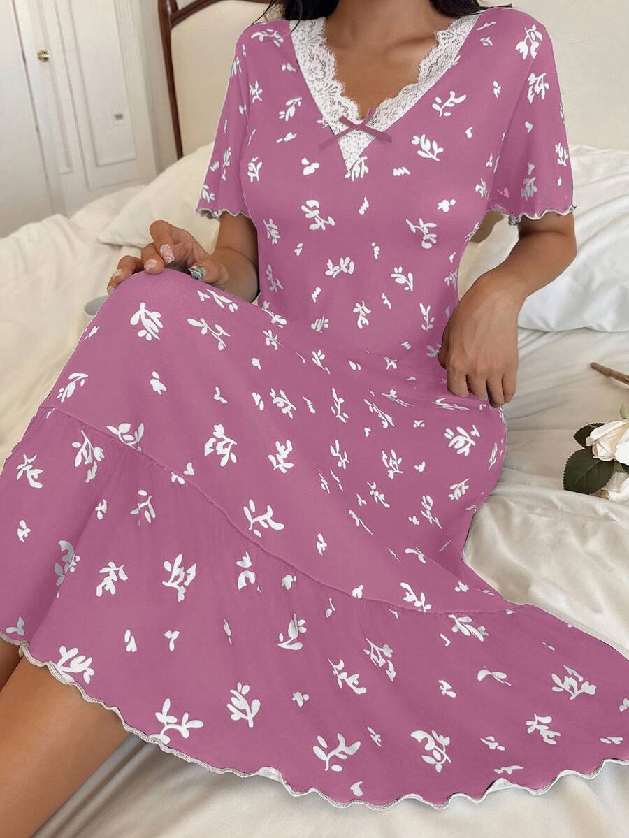 CottageSlumber 女式碎花荷叶边蕾丝性感 V 领蝴蝶结轻盈牛奶丝睡袍，浪漫舒适中长连衣裙，薰衣草色 - 淡紫色 - 查看 1