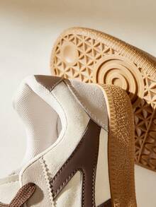 CUCCOO EASI 女士米色休闲运动鞋