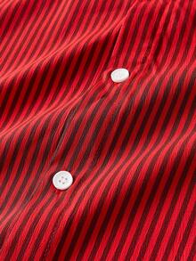 Manfinity VCAY 男士时尚休闲宽松短款方正条纹字母刺绣T恤，情侣装 - 紅色 - 查看 6