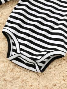 SHEIN 5pcs/Set Newborn Baby Unisex Striped Long Sleeve Rompers, Casual Knitted Basic Bodysuits, Autumn/Winter Baby Clothes Fall