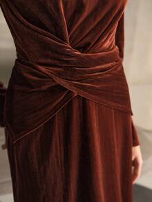 ZEYLAH Women's Solid Color Long Sleeve Twist Velvet Top And Midi Skirt Elegant 2-Piece Set, Autumn/Winter - Brown - View 2