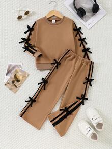 SHEIN 2 件套女童休闲蝴蝶结运动衫和裤子套装，轻便春夏季服装 - 卡其色 - 查看 1