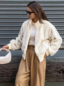 DAZY 女士立领罗纹拼接宽松下摆仿皮草外套，休闲街头风女式外套 - 米色 - 查看 2