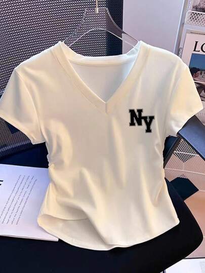 Attitoon Camiseta de cuello en V con pliegues y estampado del logo de Nueva York NY, estilo minimalista y casual, adecuada para el verano, la vuelta al colegio, el estilo universitario y el estilo "Old Money" para la fiesta de bienvenida