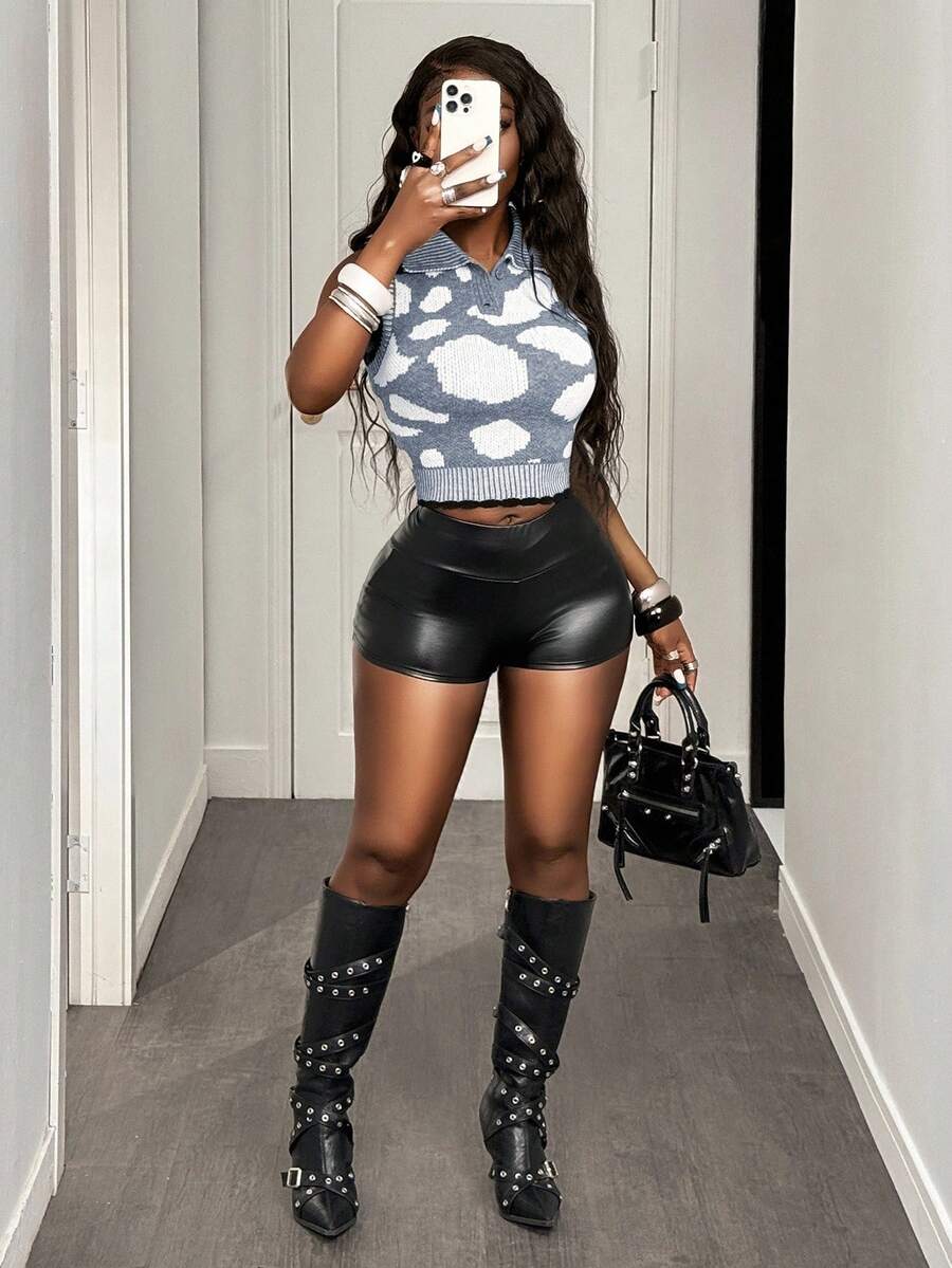 Zolique Sexy Fitted Multi-Color Jacquard Milk Graphic Snap-Button V-Neck Handmade Vest - Grey - View 1