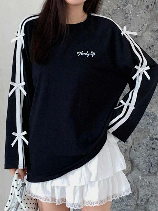 SHEIN Teen Girls Black Knitted Back To School Colorblock Stripes Loose Round Neck Raglan Sleeves Contrast Color Ribbon Brown Bow Long Sleeves Sweet Casual T-Shirt, Y2K, Spring Autumn Winter, Back To School Season Long Sleeve Tops Cute Sweatshirt Teen Girl Long Sleeve Tops Korean Teen Outfits Teen Outfits Long Sleeve Fall