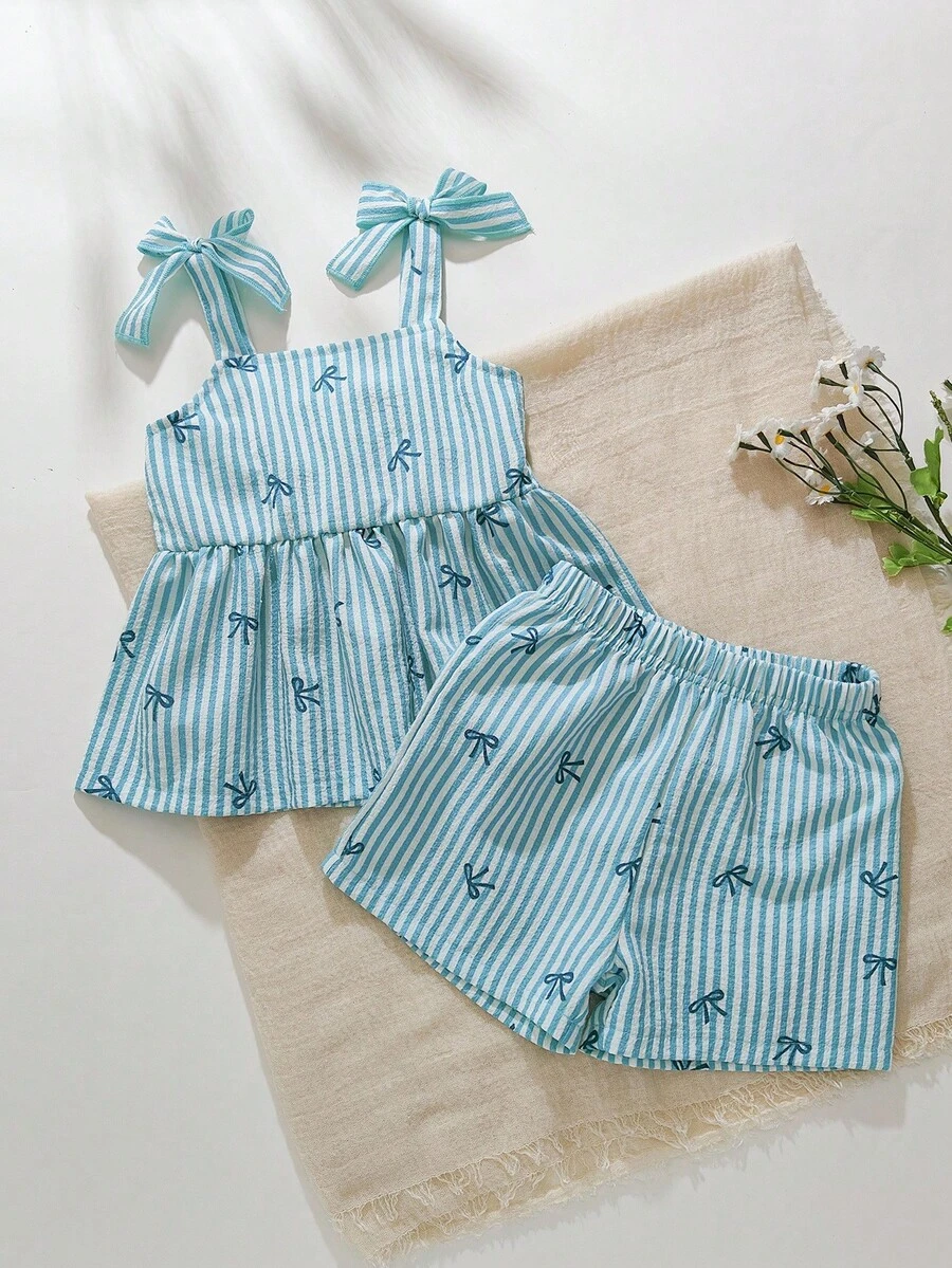 SHEIN Playful Pals 2 件女婴幼儿/新生儿 0-3 岁春夏休闲日常可爱度假条纹蝴蝶结装饰吊带背心上衣 + 短裤套装 - 綠色 - 查看 1