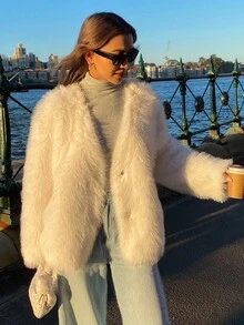 DAZY 女士宽松休闲优雅V领仿皮草外套冬季女式大衣 - 米色 - 查看 3