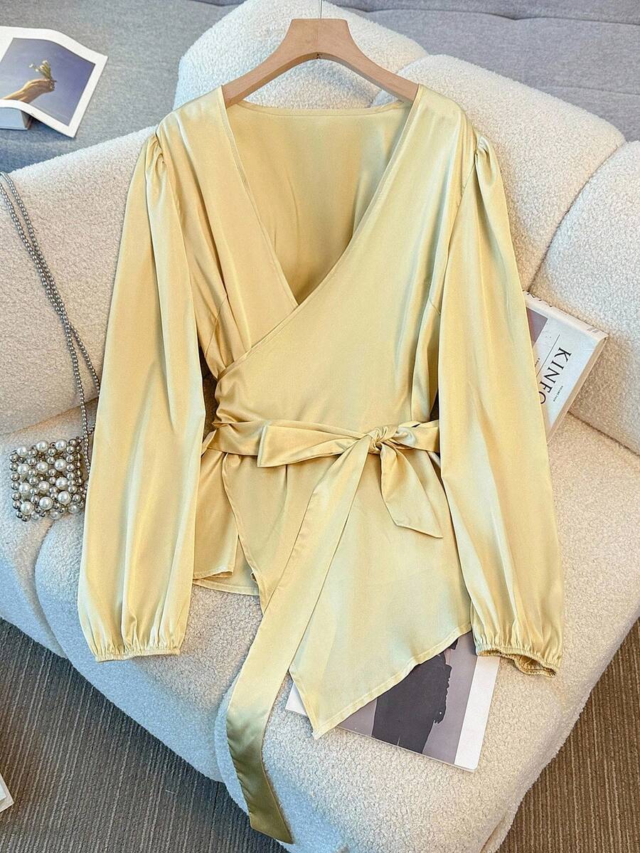 GlowEve CURVE 大码优雅端庄裹身缎面衬衫 - 黃色 - 查看 1