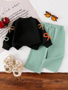SHEIN 2pcs Setelan Bayi Perempuan: Sweatshirt Bordir Pita Warna-warni dan Celana Hijau, Pakaian Keluarga Serasi yang Lucu dan Modis untuk Musim Gugur, Setelan Dua Potong untuk Balita, Musim Gugur - Hitam - View 2