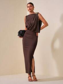 Zivah 2025新款秋季秋夏休闲日常约会通勤商务淑女优雅沙滩邮轮派对简约网红爆款生日派对高端派对圆领包臀褶单肩袖金属装饰扣下摆高侧剪裁至大腿棕色长裙针织面料女超长连衣裙-B - 棕色 - 查看 4