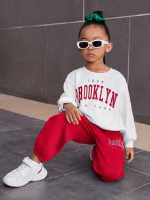 SHEIN 「Young Girl Young Girl Young Girl」圖案印花運動衫與長褲套裝，休閒運動風 - 紅色 - 查看 3