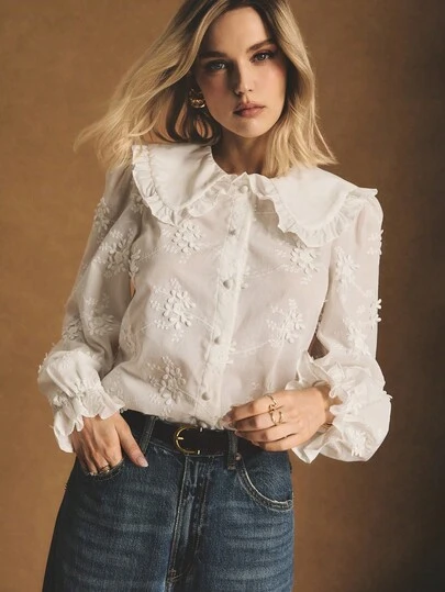 Poéselle 白色泡泡袖衬衫，女士刺绣荷叶边彼得潘领衬衫，白色刺绣衬衫，彼得潘领衬衫，田园风，泡泡袖上衣，浪漫白衬衫，复古花卉衬衫，波西米亚风，秋季女士衬衫，蕾丝细节衬衫，维多利亚风格衬衫，女士纯色彼得潘领前襟纽扣刺绣宽松休闲衬衫，秋冬款，白色上衣