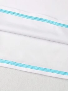 SHEIN 两件套男童泳衣套装。正面图案/泳裤随机印花。长袖防晒衣不仅时尚，还能有效保护孩子的肌肤。独特的不对称剪裁图案设计营造出度假氛围。采用优质面料制成，弹性佳，适合长期穿着。 - 彩色 - 查看 6