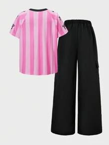 SHEIN ChillGRL 2 件套少女图案数字和字母印花蝴蝶结篮球球衣 T 恤上衣和黑色工装口袋裤休闲街头装 - 黑色 - 查看 7