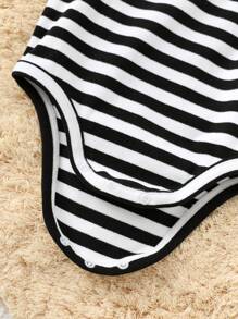 SHEIN 5pcs/Set Newborn Baby Unisex Striped Long Sleeve Rompers, Casual Knitted Basic Bodysuits, Autumn/Winter Baby Clothes Fall