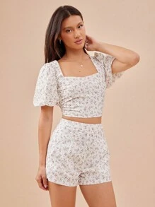 WESTFADE Top court ajusté à manches bouffantes courtes, col en cœur et imprimé floral avec œillets, tenue d'été mignonne pour l'aéroport - Multicolore - Voir 6