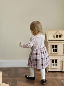 SHEIN Baby Karomuster Rundhals Langarm 2-in-1 Kleid, vielseitig für Herbst/Winter - Verschiedenfarbig - Übersicht 2