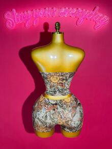 Slaydiva 2025 Summer New Arrival Halter Twist Hem Crop Top And Bodycon Shorts Set, Bohemian Sunflower Print, Suitable For Birthday Party, Back To School, Daily Casual, Vacation, Cruise, Beach, Sunbathing, 2-Piece Outfit For Women