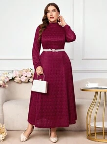 Modelyn فستان كاجوال أنيق للمرأة ذات الحجم الكبير مع خصر مشدود - عنابي اللون - مشاهدة 5