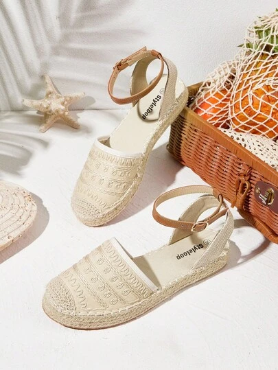 Styleloop 女士休闲平底凉鞋，适合万圣节、圣诞节、秋季穿搭