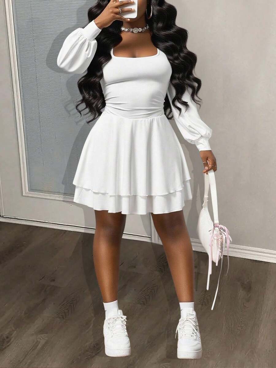 Slaydiva 2025 Frühherbst Neue Einfache Lässige Grundlegende Sport Süße Quadratischer Ausschnitt Puffärmel Langarm Geraffter Doppellagiger Locker Schwingender Rock A-Linie Rock Mehrlagiger Saum Weißes Damen Mini Kleid
