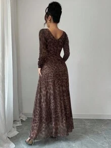 Rafferiza 女式优雅豹纹网眼圆领褶饰腰部喇叭形长袖连衣裙 - 咖啡棕 - 查看 3