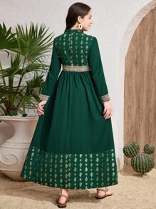 SHEIN Vestido Maxi elegante para adolescentes, verde oliva con patrón retro de hojas metálicas doradas, decorado con cinturón trenzado dorado - Verde Oscuro - Ver 2